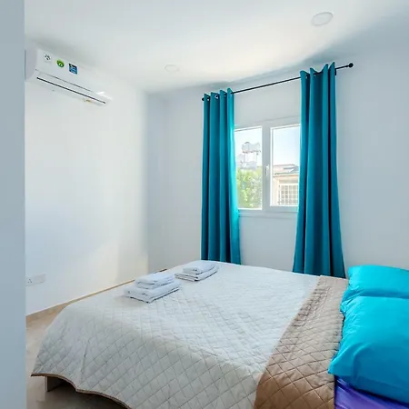 Апартаменты New 1 Bedroom Near Beach
