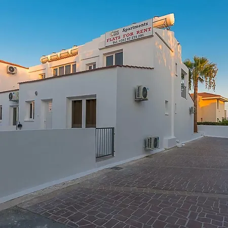 New 1 Bedroom Near Beach Апартаменты