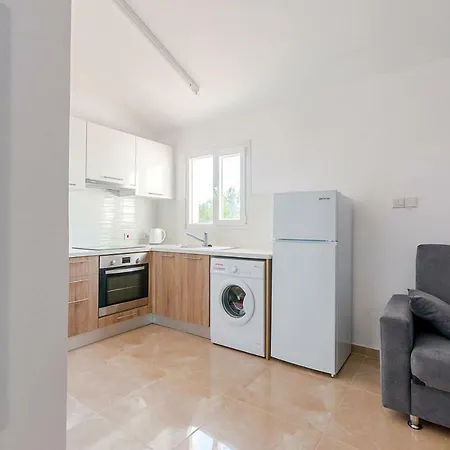 New 1 Bedroom Near Beach
